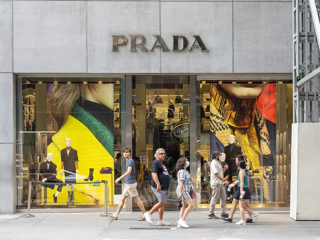 Brand Prada Miliki Store Estetik Yang Ada Di Berbagai Negara