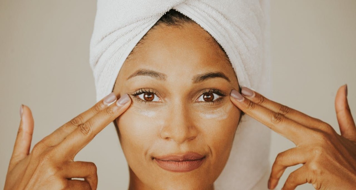 Eye Serum Ampuh Untuk Menghempas Mata Panda Anda