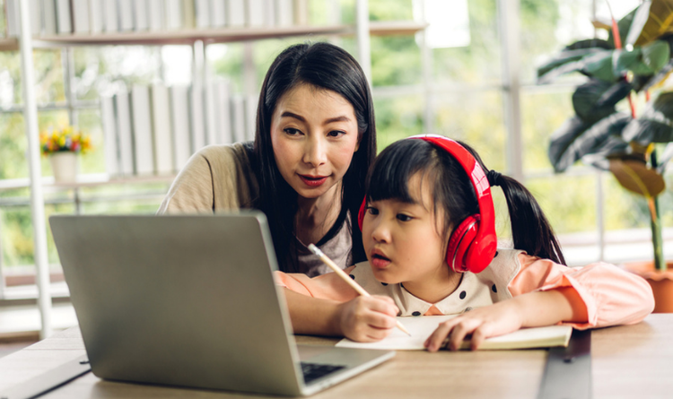 Edukasi Digital: Literasi Media Untuk Anak-Anak Dan Remaja