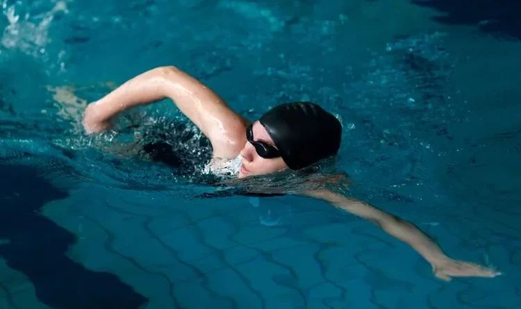 Berenang Efektif Menurunkan Berat Badan