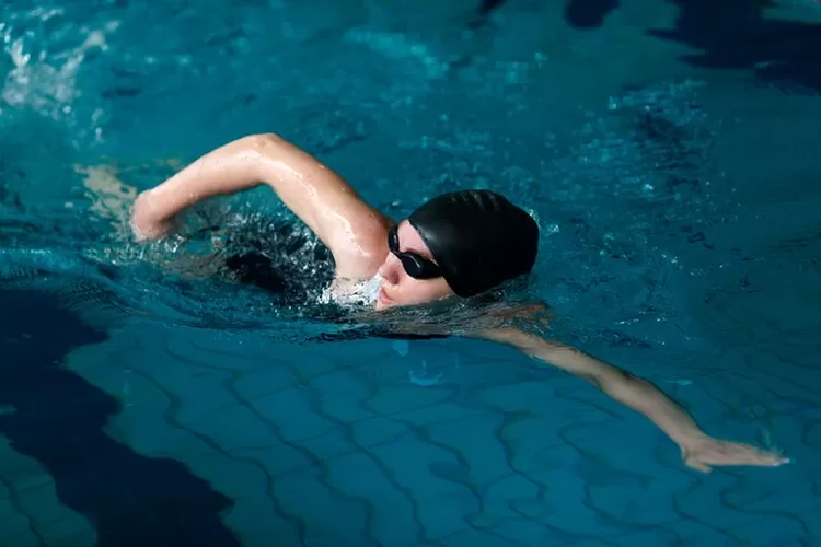 Berenang Efektif Menurunkan Berat Badan