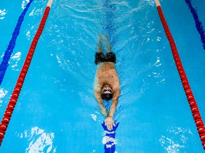 Renang Gaya Punggung: Keuntungan Dan Teknik Dasar