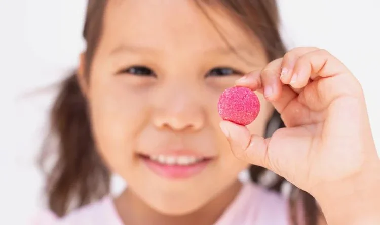 Vitamin Bentuk Permen Untuk Si Kecil Lahap Makan