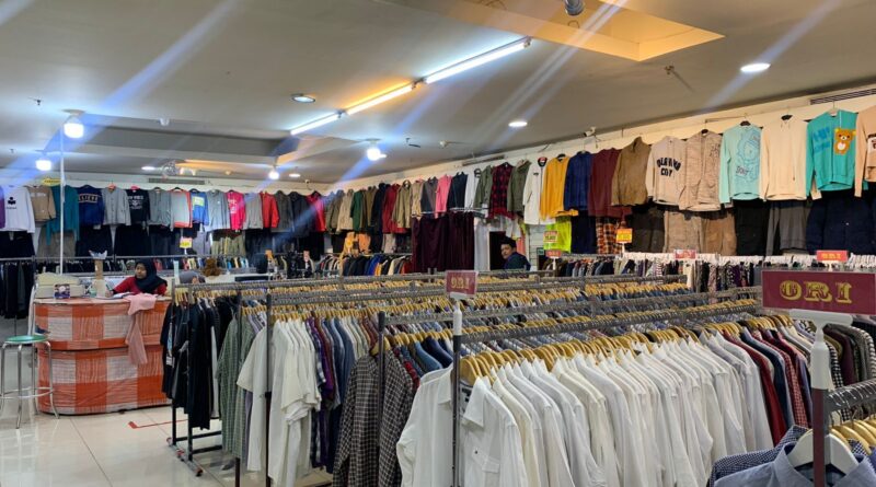 Thrifting Baju Branded: Rahasia Mendapatkan Harga Terbaik