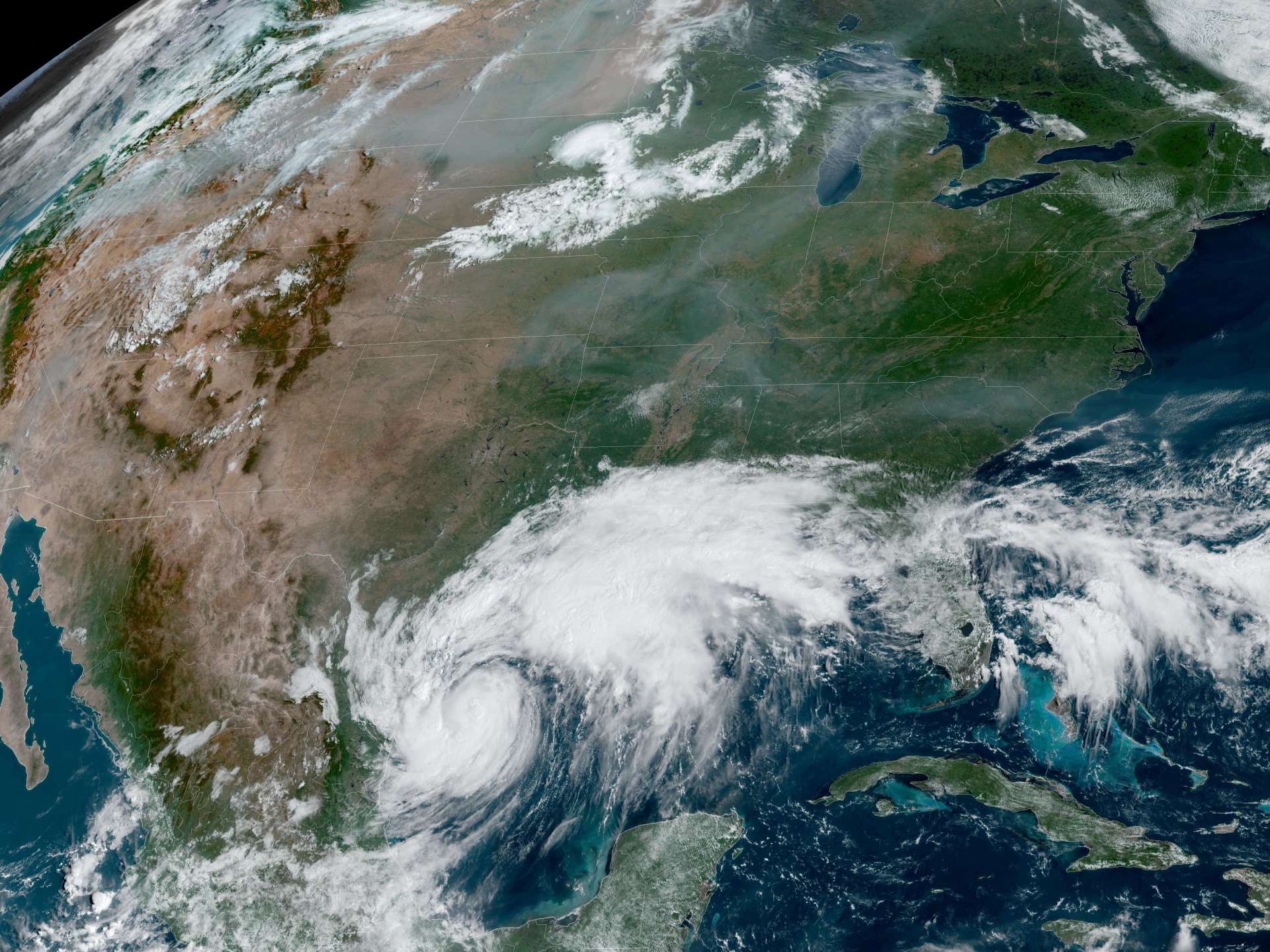 Badai Francine Picu Kekhawatiran, Harga Minyak Naik Ke $71