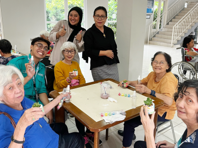 Program Seni Untuk Lansia: Meningkatkan Kesejahteraan