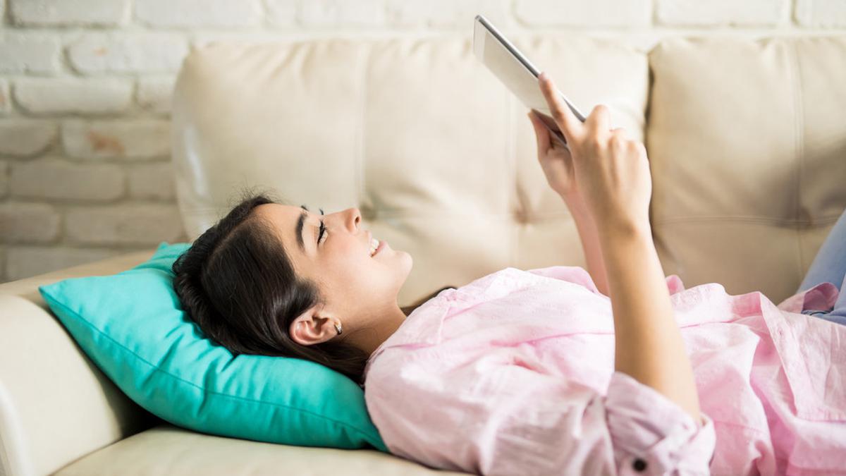 Mitos Dan Fakta Sleep Call Dalam Hubungan Modern