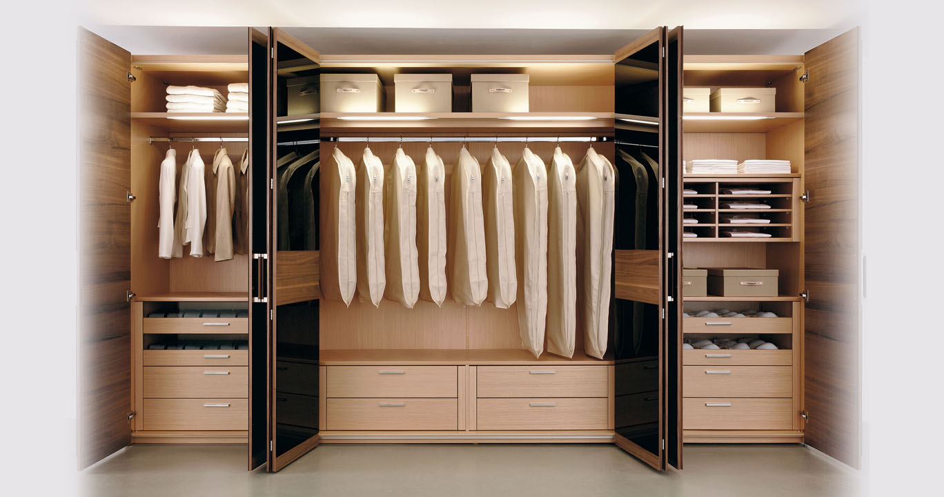 Desain Lemari Kayu Klasik Untuk Rumah Bernuansa Vintage