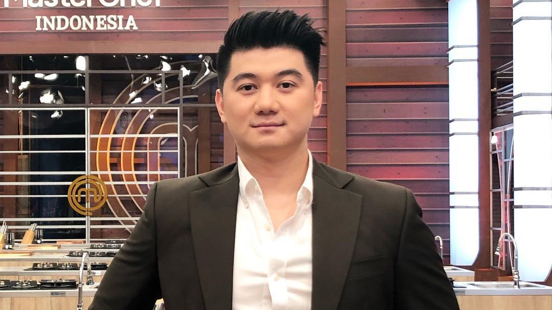 Chef Arnold Poernomo Sosok Inspiratif Di Balik Dapur Indonesia