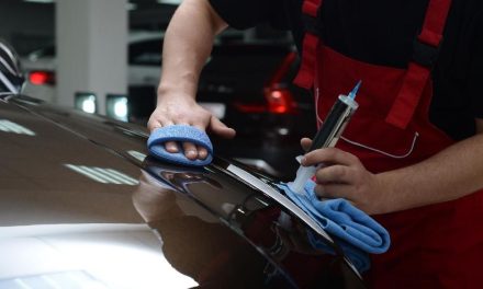 Menjaga Kilau Cat Mobil Tetap Seperti Baru Meski Sering Terjemur