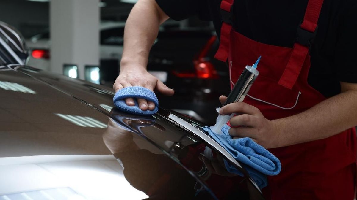 Menjaga Kilau Cat Mobil Tetap Seperti Baru Meski Sering Terjemur