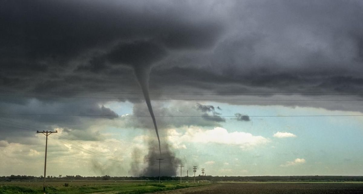 Angin Puting Beliung Fenomena Alam Yang Menghancurkan