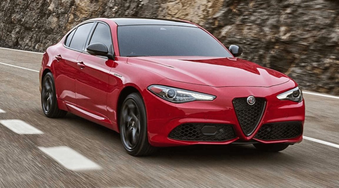 Alfa Romeo Giulia Sedan Sport Dengan Desain Yang Ikonik