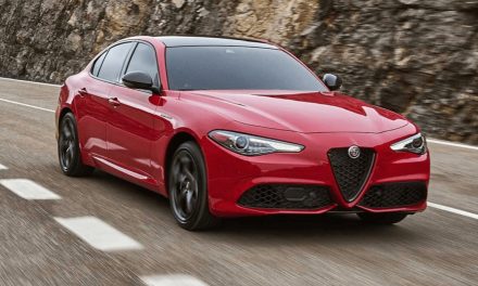 Alfa Romeo Giulia Sedan Sport Dengan Desain Yang Ikonik