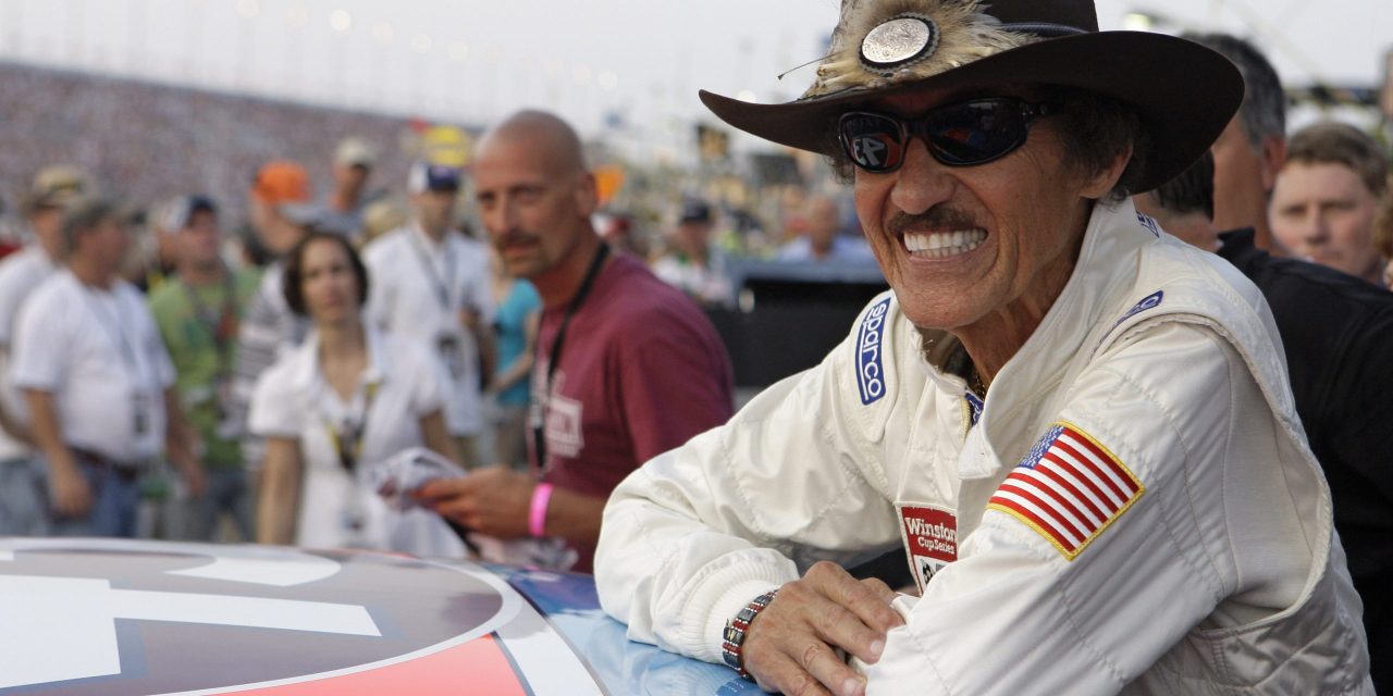 Richard Petty Di Juluki The King Pada Balap Mobil Stok Amerika