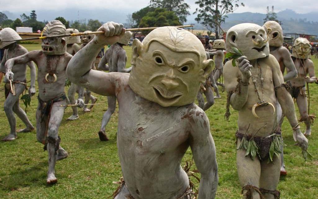Fakta Unik Suku Asaro Dan Rahasia Di Balik Topeng Lumpur