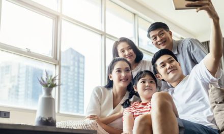 Tantangan Finansial Menghimpit Generasi Sandwich Masa Kini