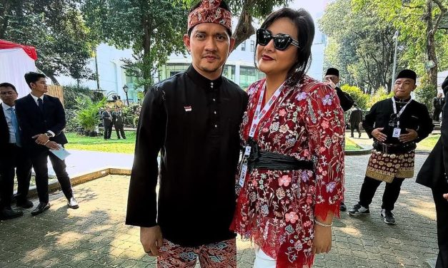 Iko Uwais dan Audy Item Umumkan Kehamilan Anak Ketiga