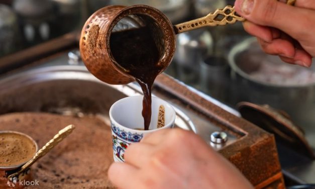 Kopi Turki Rasa Ritual Dengan Pembuatan Yang Kuno