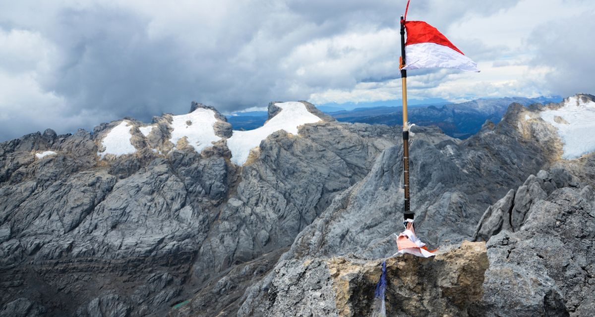 Carstensz Pyramid Gunung Tertinggi Di Indonesia